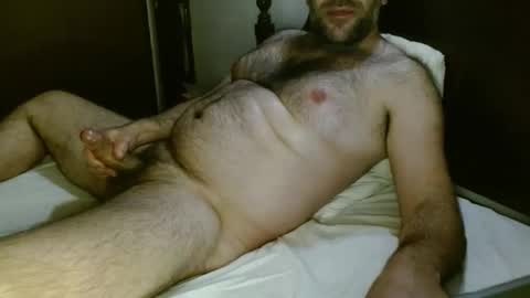 Snapshot of tuga_man_ chatting on April 1, 10:40 pm tuga man online show from April 1, 10:40 pm