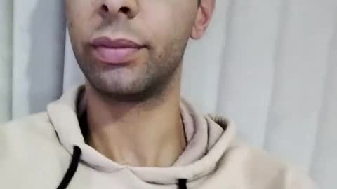 Snapshot of tunisiensexyguy chatting on December 3, 3:55 pm TunisienSexyGuy online show from December 3, 3:55 pm