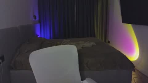 Ariana online show from January 10, 9:20 pm