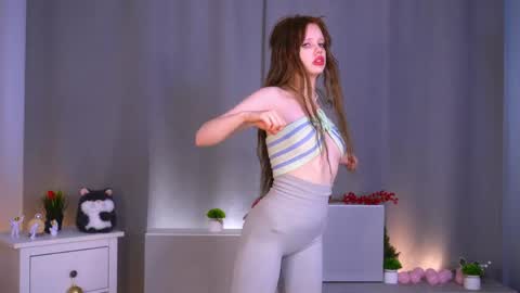 Shirlee online show from May 26, 1:18 pm