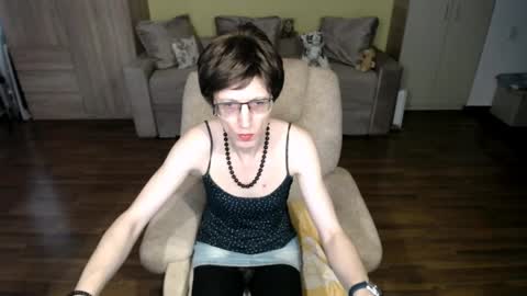 Clementine online show from April 4, 8:01 am