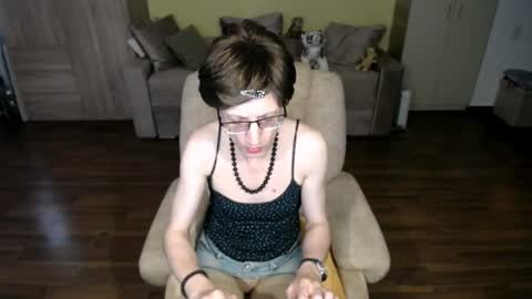 Snapshot of tvclementine chatting on June 18, 9:14 am Clementine online show from June 18, 9:14 am