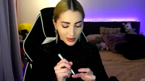 MayCarrey online show from December 14, 9:08 pm