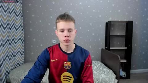 Angus online show from November 27, 6:32 pm