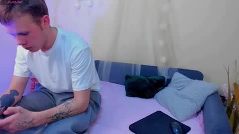 Angus online show from February 1, 7:34 pm