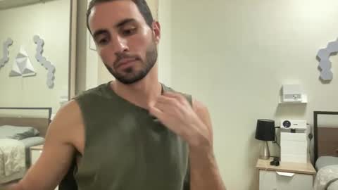 Snapshot of twikboy chatting on February 4, 11:38 am Twinkboy online show from February 4, 11:38 am