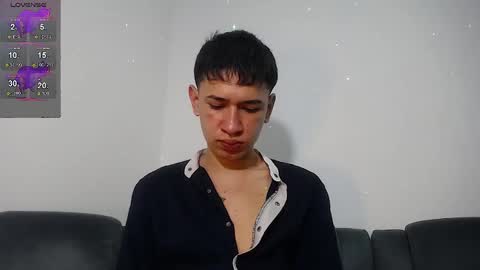 Mr Daren online show from March 7, 6:11 pm