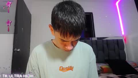 Mr Daren online show from March 11, 5:57 pm