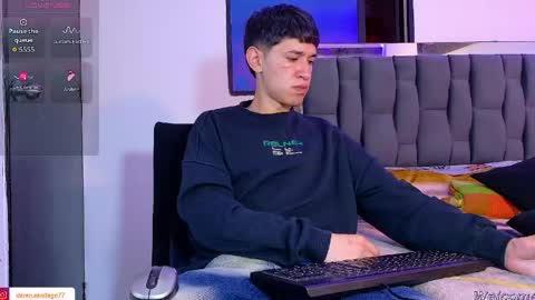 Snapshot of twink_daren chatting on June 5, 6:46 pm Mr Daren online show from June 5, 6:46 pm