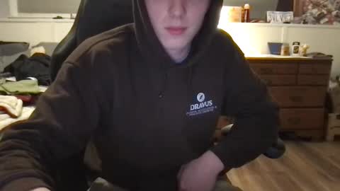 Snapshot of twinkboy42803 chatting on December 21, 5:25 am twinkboy42803 online show from December 21, 5:25 am