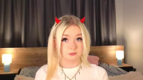 twinklefluff online show from November 4, 4:17 pm