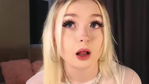 twinklefluff online show from November 7, 4:29 pm