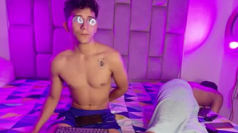 twinksecrets_ online show from February 20, 10:05 am