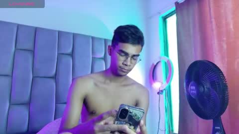 twinksecrets_ online show from April 23, 12:29 pm