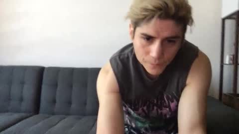 Derrick online show from October 19, 4:51 pm