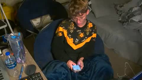 shytwink online show from September 20, 1:56 pm