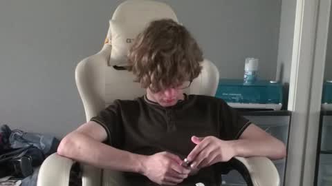 shytwink online show from March 25, 4:13 pm