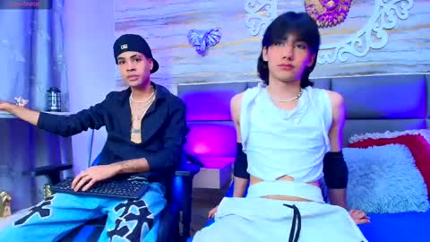 twinslovers_ online show from September 11, 7:47 pm