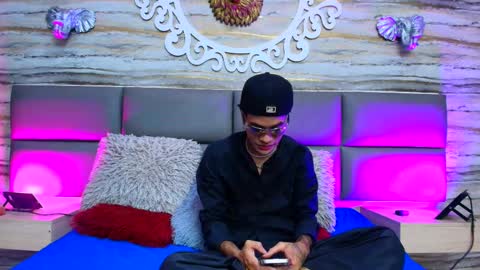 twinslovers_ online show from October 3, 7:55 pm