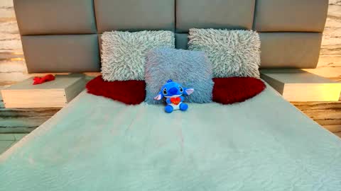 twinslovers_ online show from October 16, 9:38 pm