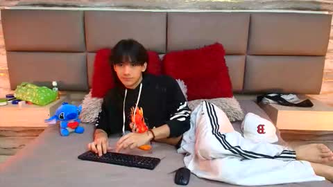 twinslovers_ online show from October 17, 9:50 pm