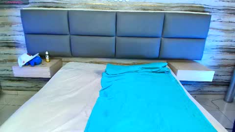 twinslovers_ online show from October 20, 9:15 pm