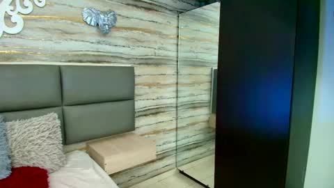 twinslovers_ online show from November 5, 10:21 pm