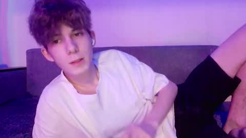 TwiShadow online show from February 16, 12:01 pm