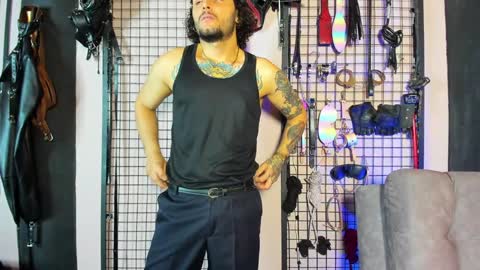 Clio  Tadeo online show from December 31, 8:34 pm