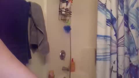 Snapshot of twisty226 chatting on December 1, 2:27 am twisty226 online show from December 1, 2:27 am