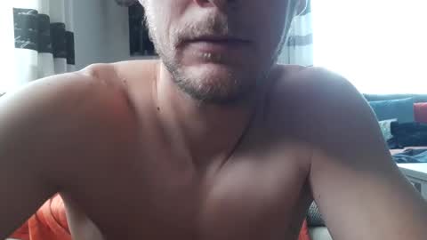 Snapshot of twisy1 chatting on January 7, 10:32 am twisy1 online show from January 7, 10:32 am