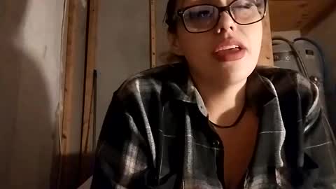 Twocrazy85 online show from November 17, 6:08 am