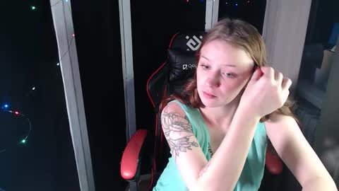 Snapshot of twocutiecats chatting on November 8, 3:12 pm Eva and Tim online show from November 8, 3:12 pm