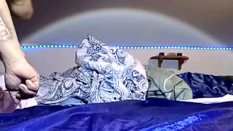 Snapshot of twohorny866 chatting on February 24, 6:33 am Twohorny866 online show from February 24, 6:33 am