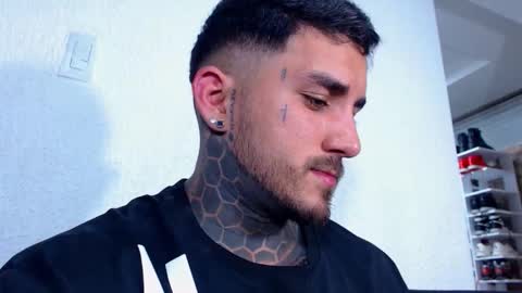 Angel online show from December 2, 3:01 am