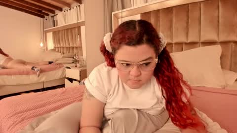 Twiggy online show from January 30, 11:13 pm