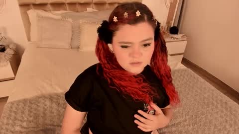 Twiggy online show from January 31, 8:12 pm