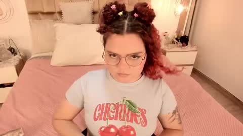 Twiggy online show from February 13, 8:45 pm