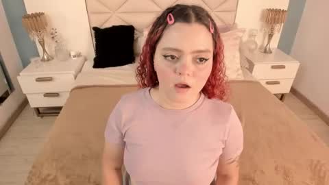 Twiggy online show from March 15, 8:04 pm