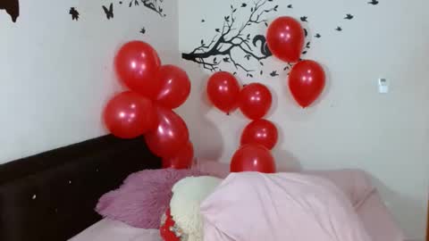 Snapshot of tyfanny19 chatting on February 14, 7:33 pm tyfanny19 online show from February 14, 7:33 pm