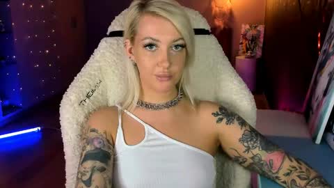 Miley online show from April 15, 12:23 pm