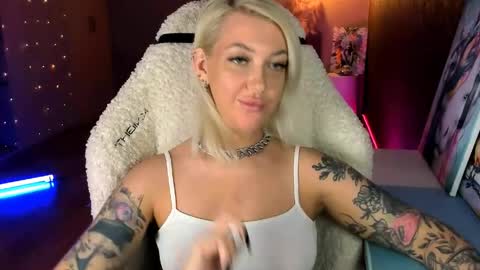 Miley online show from May 23, 12:31 pm