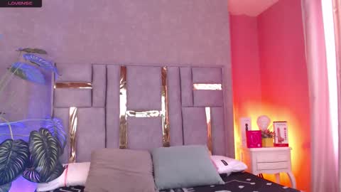 tyla_ks online show from November 11, 7:58 pm