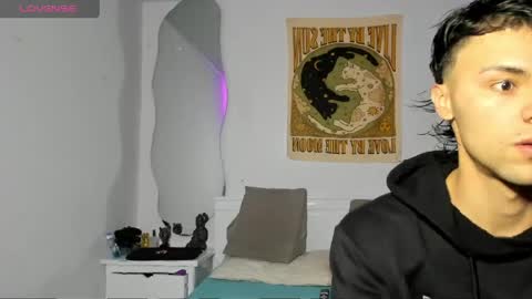 tyler_axel online show from April 13, 1:33 am