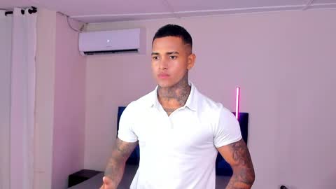 tyler_bell_ online show from April 2, 3:48 am