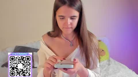Snapshot of tyler_ema chatting on July 20, 8:33 pm Ema online show from July 20, 8:33 pm