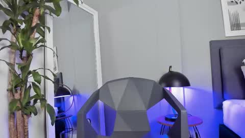 Snapshot of tyler_fox_ chatting on October 26, 8:37 pm Tyler Fox online show from October 26, 8:37 pm