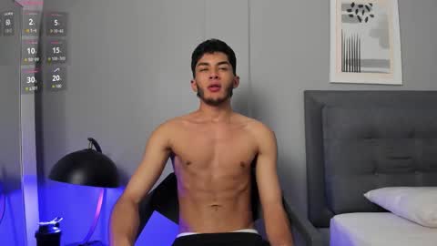 Snapshot of tyler_fox_ chatting on February 23, 10:29 pm Tyler Fox online show from February 23, 10:29 pm