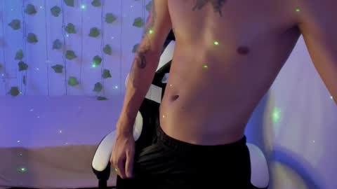 Snapshot of tyler_garcia_ chatting on February 1, 10:26 am Tyler Garcia online show from February 1, 10:26 am