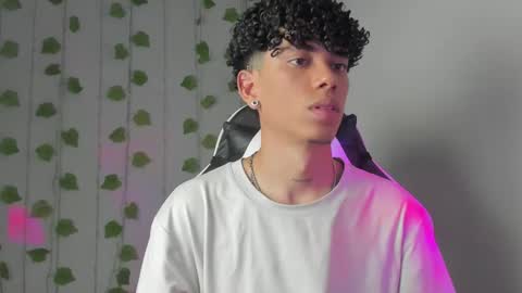 Snapshot of tyler_garcia_ chatting on February 11, 5:05 am Tyler Garcia online show from February 11, 5:05 am